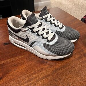 Nike Air Max Men's Grey and White Sneakers